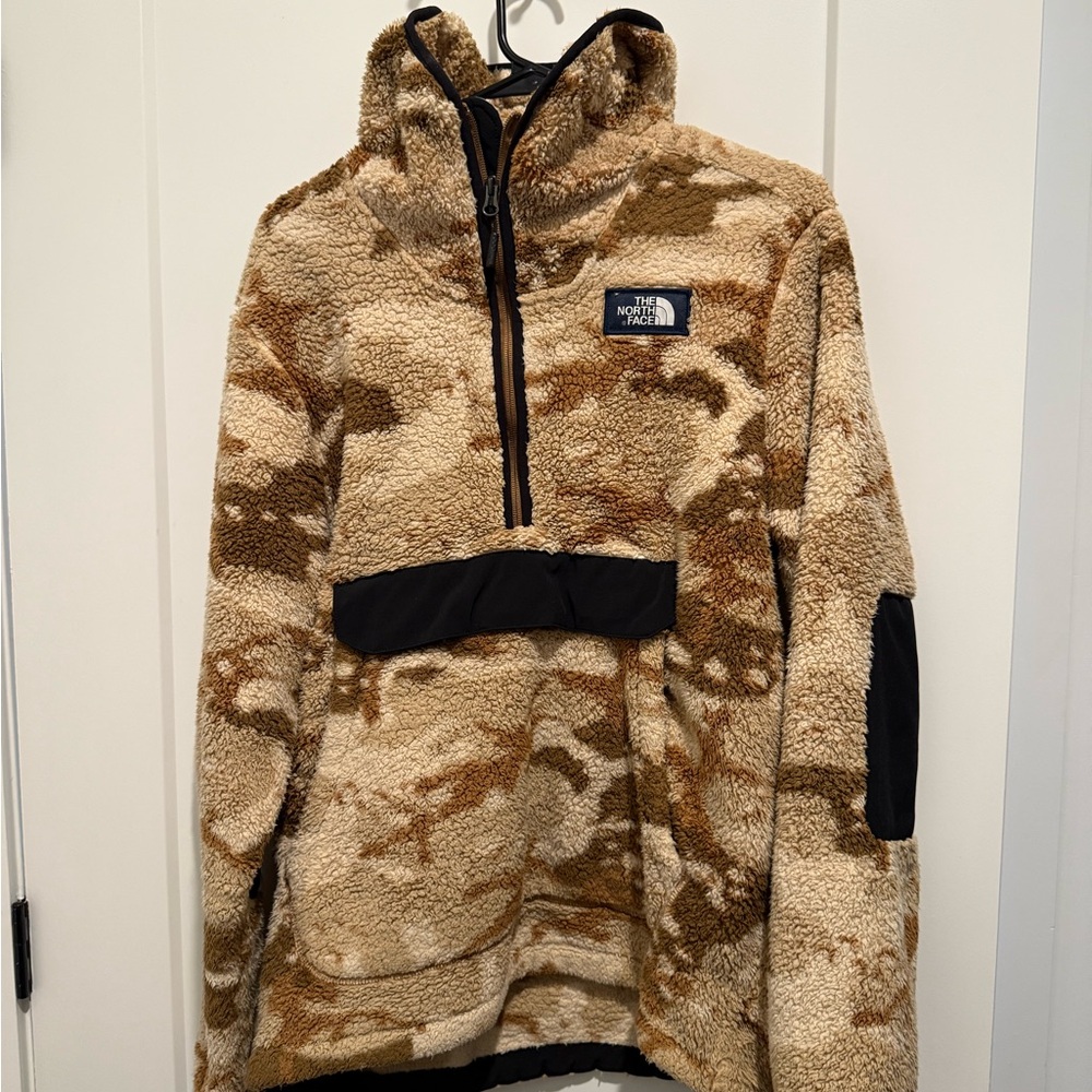 The North Face Campshire Sherpa Fleece Hooded 1/2 Zip